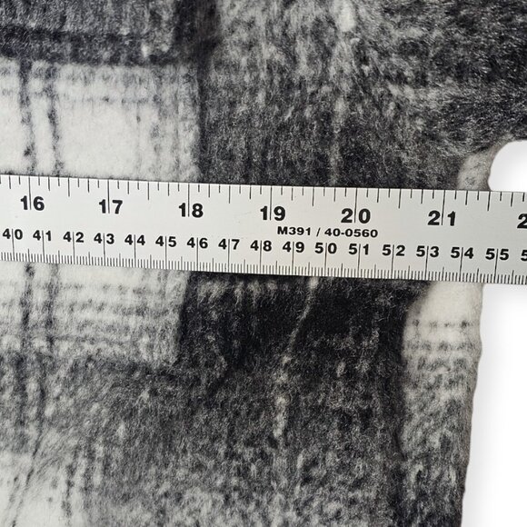 Allie Rose | Plaid Hooded Shirt Jacket | Women's | Small | Black / Gray| Button - Picture 8 of 8